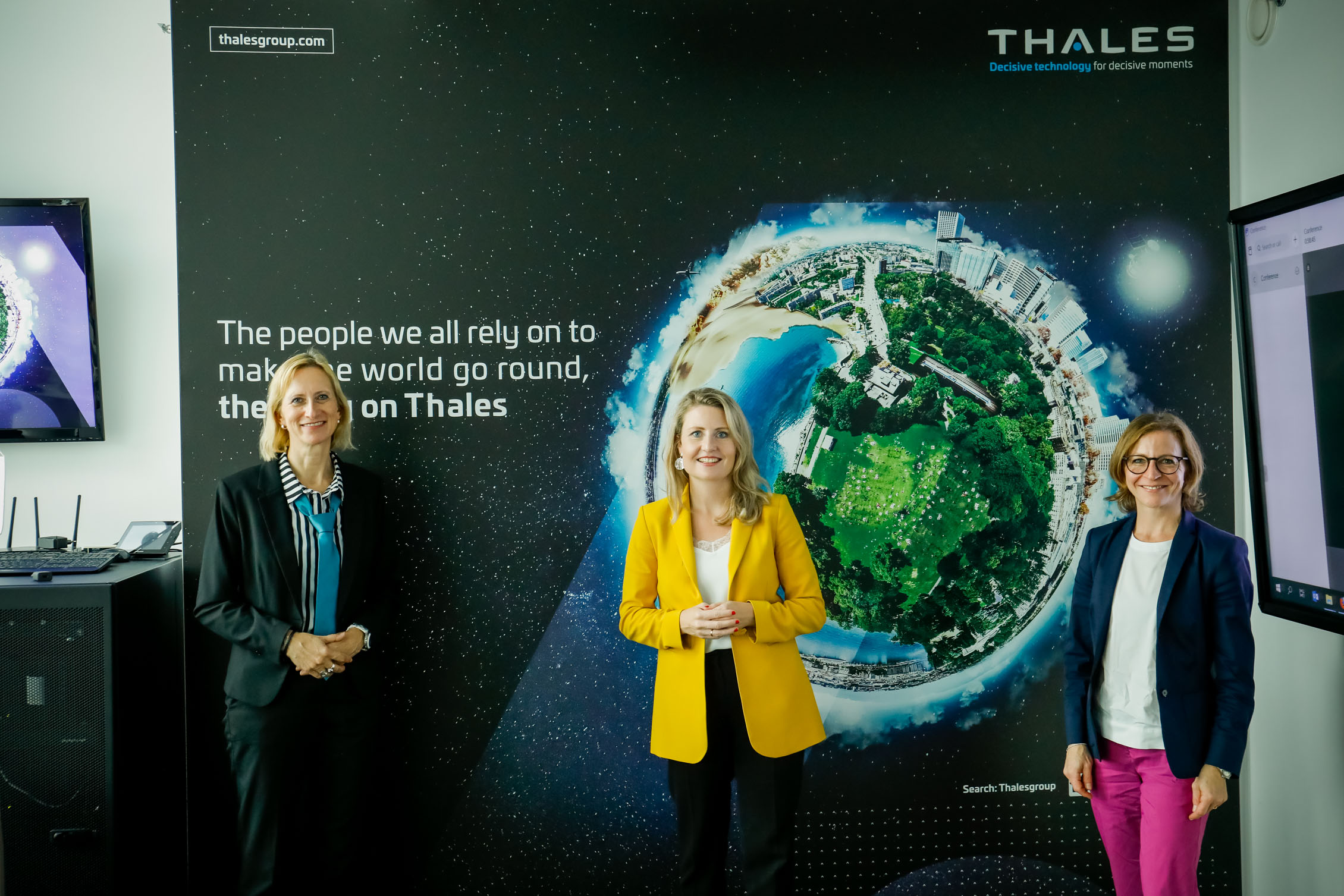 Frauen in MINT: Ministerin Raab besucht Technikerinnen bei Thales