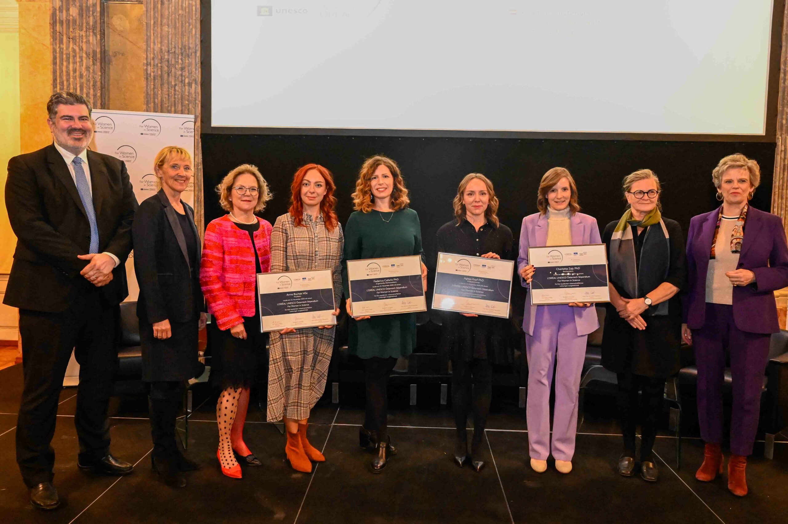 For Women in Science ehrt vier herausragende Wissenschaftlerinnen